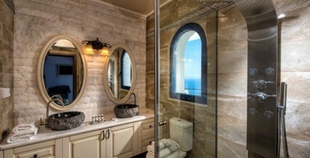 Villa Santorini Bathroom