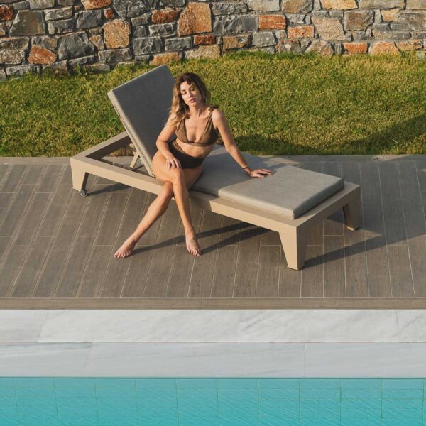 SUNBED STEP UP <sup>2</sup>